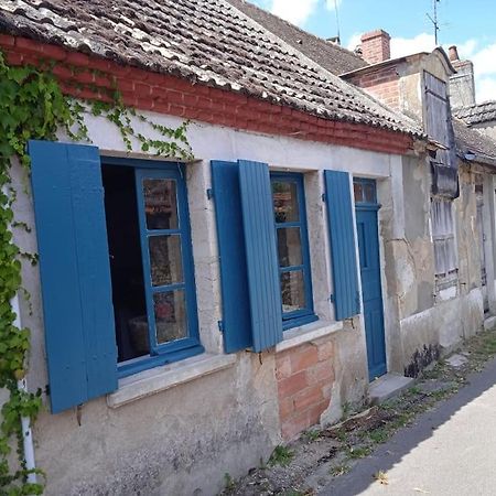Petite Maison De Village Ygrande Buitenkant foto